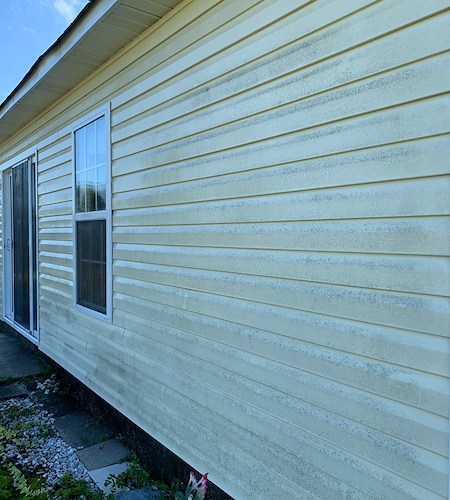 How Soft Washing Removes Algae, Mold, and Pollen from NC Homes Safely Thumbnail