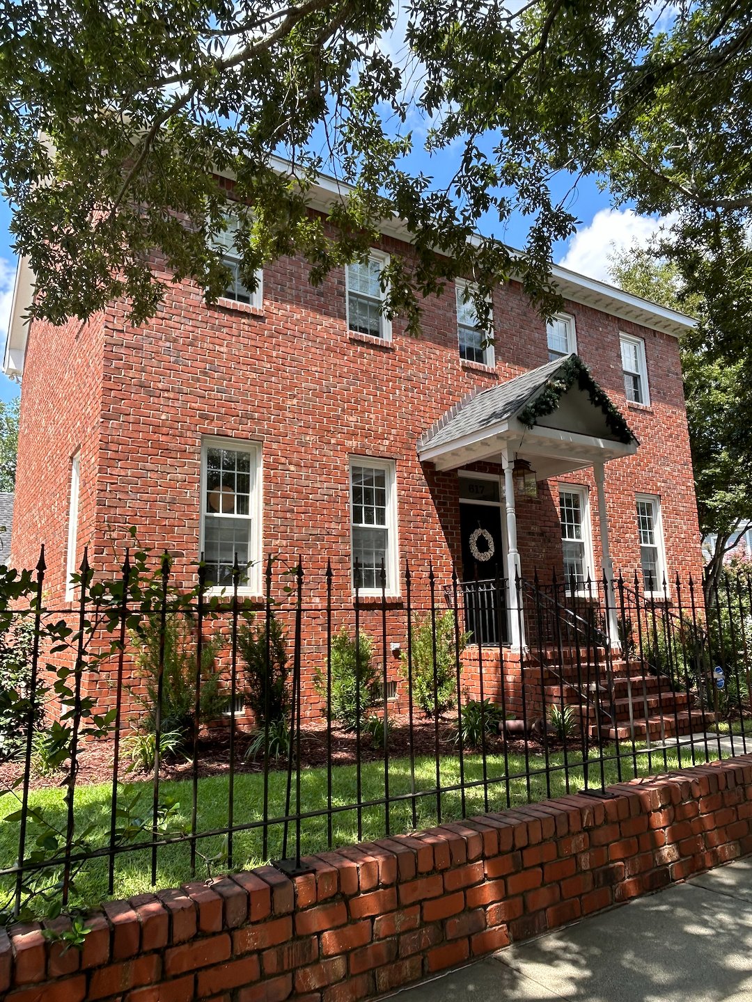Beautiful Brick Home in The Historic District of Downtown Wilmington - House Washing & Concrete Cleaning Thumbnail